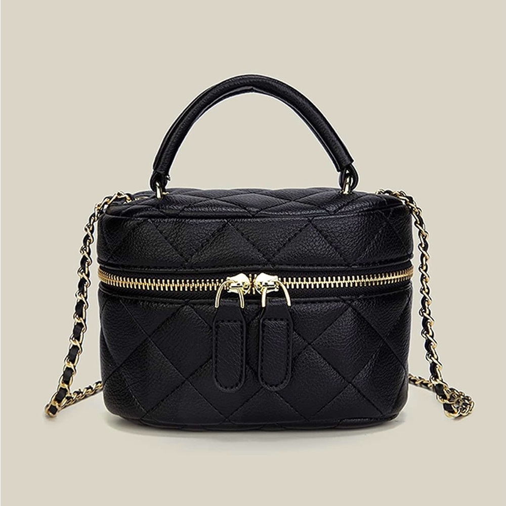 Elegant Black Quilted Handbag
